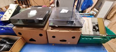 REGA PLANAR TURNTABLE