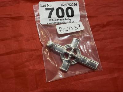 NEW SILVER CROSS PENDANT (13.3G)