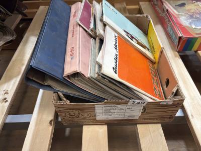 BOX OF VINTAGE CAR MANUALS