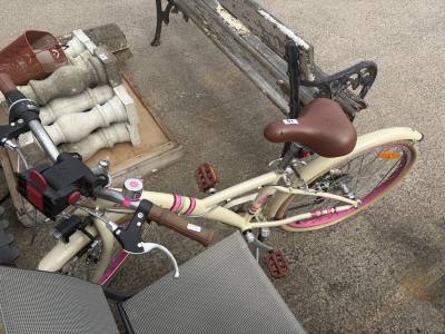 B-TWIN BIKE