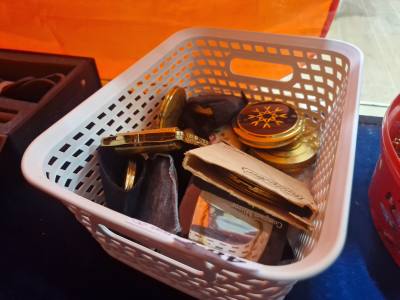 LOT OF COMPACTS
