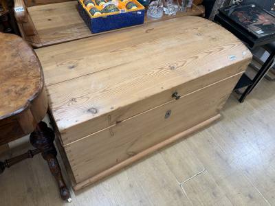 STRIPPED PINE BLANKET BOX