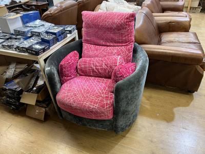 FABRIC CUDDLE CHAIR