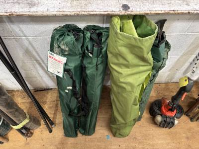 4 FOLDING CHAIRS