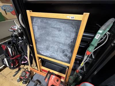 CHILDREN'S CHALKBOARD