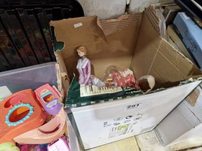 LOT OF ROYAL DOULTON FIGURES ETC