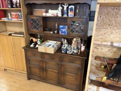 OAK DRESSER