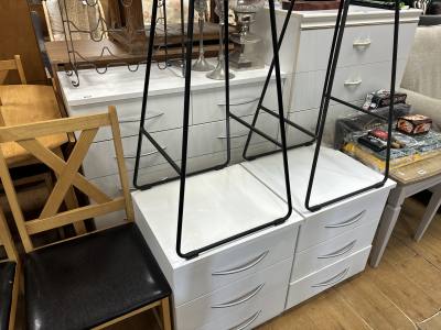 DRAWERCHEST+ BEDSIDES