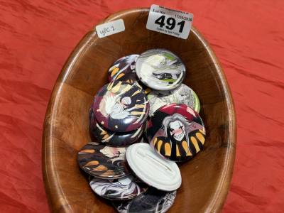 LOT OF MANGA BADGES