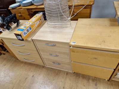 3 BEDSIDE CABINETS