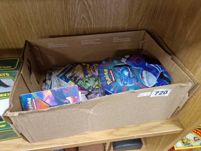 LOT OF POKEMON CARDS