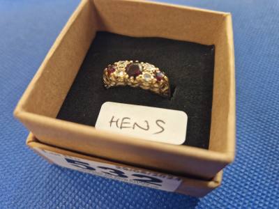 9CT GARNET RING SIZE O 1/2