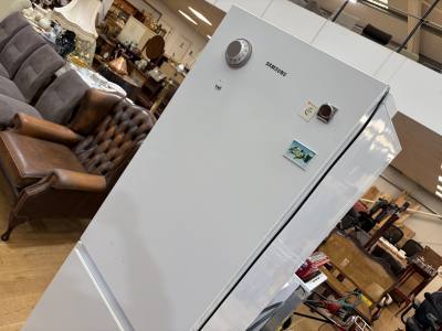 SAMSUNG FRIDGE FREEZER