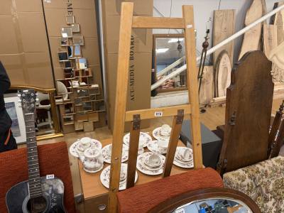 ARTIST EASEL