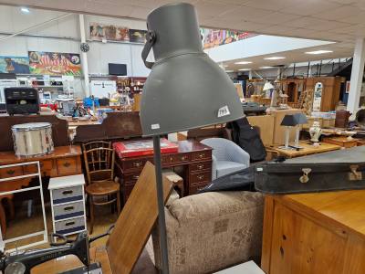STANDING LAMP