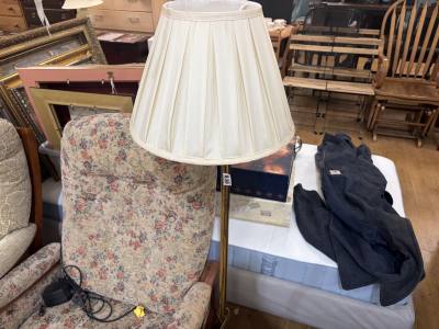 STANDING LAMP