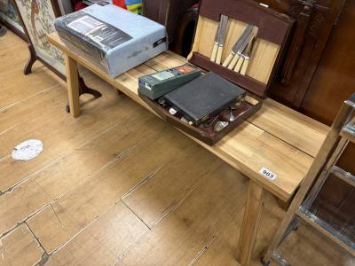 WOODEN BENCH