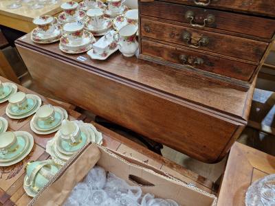 VICTORIAN DROP LEAF TABLE