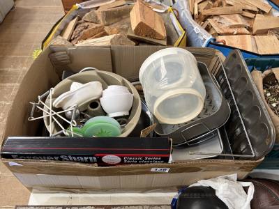 BOX OF KITCHENALIA