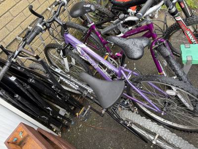 2 X MOUNTAIN BIKES