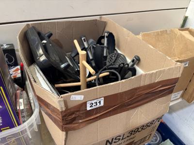 BOX OF KITCHENALIA