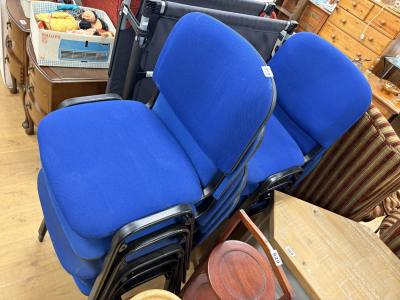 LOT OF STACKABLE OFFICE CHAIRS