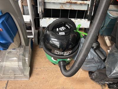 HENRY PET VAC + ACCESSORIES
