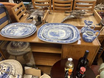 TABLE LOT OF BLUE & WHITE CHINA