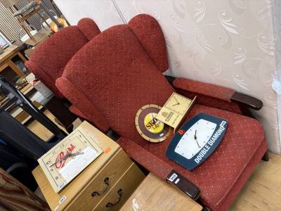 2 X FABRIC RECLINERS