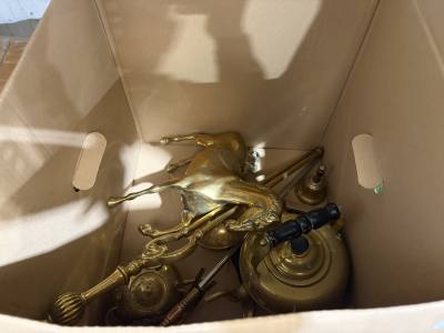 BOX OF BRASSWARE
