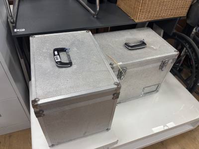 2 LOCK BOXES