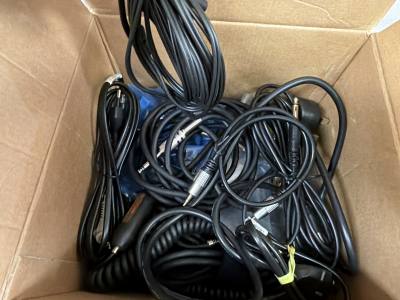 BOX OF GUITAR LEADS