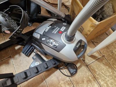 HOOVER VACUUM