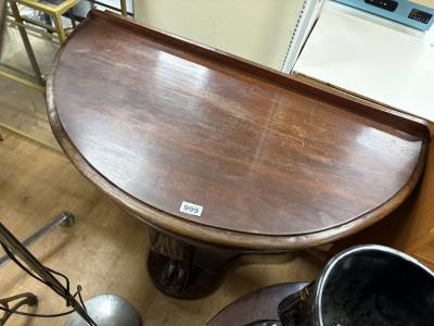 1/2 MOON TABLE + SIDE TABLE